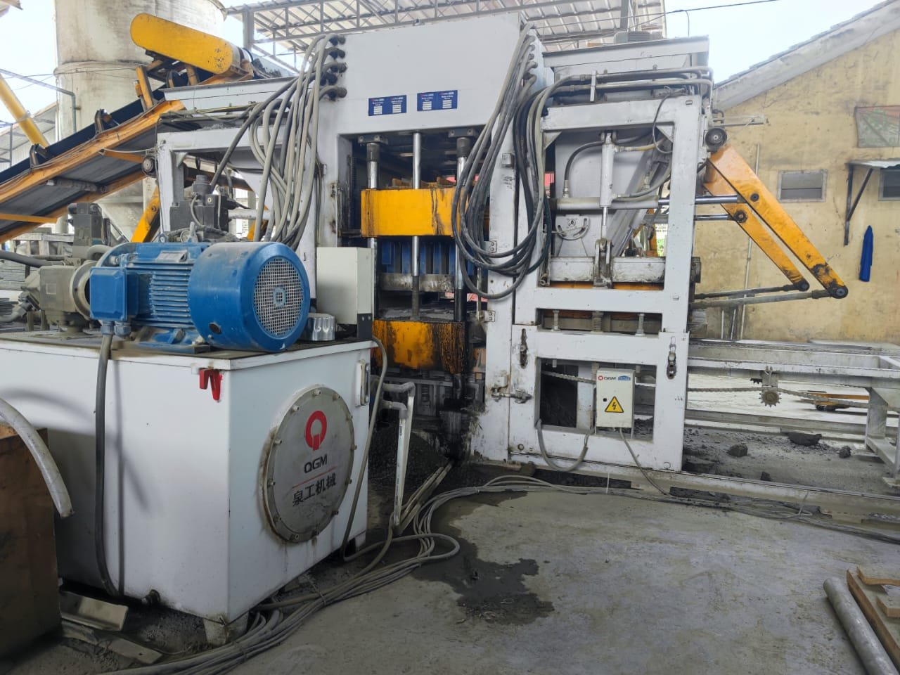 mesin paving block hidrolik